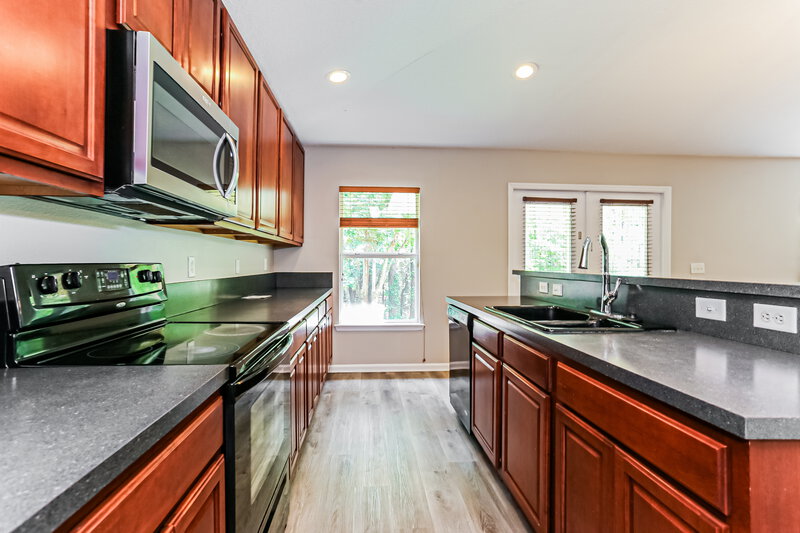 1,990/Mo, 2230 Brian Lakes Dr E Jacksonville, FL 32221 Kitchen View 2