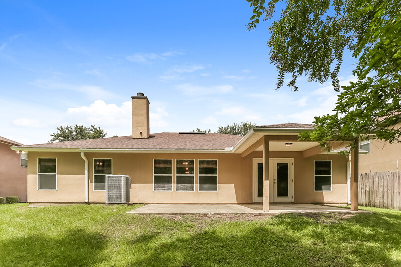 1,990/Mo, 2230 Brian Lakes Dr E Jacksonville, FL 32221 Rear View