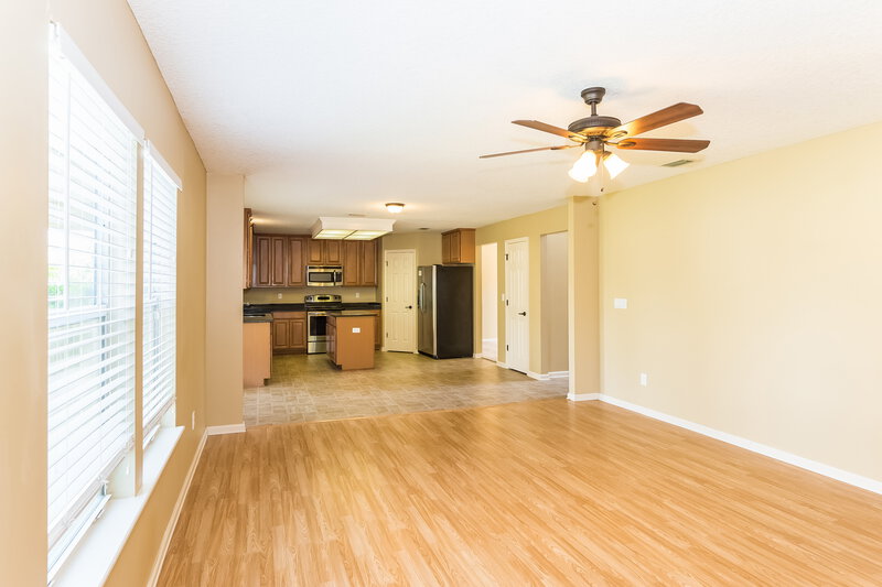 2,195/Mo, 1144 Hyacinth St St Augustine, FL 32092 Family Room View 2