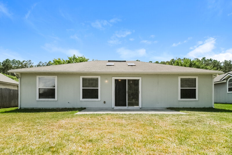 1,830/Mo, 1725 Glen Laurel Dr Middleburg, FL 32068 Rear View