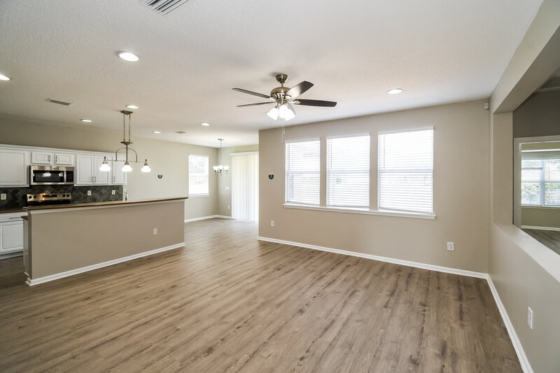 1,810/Mo, 3901 Cedar Bluff Ln Jacksonville, FL 32226 Living Room View