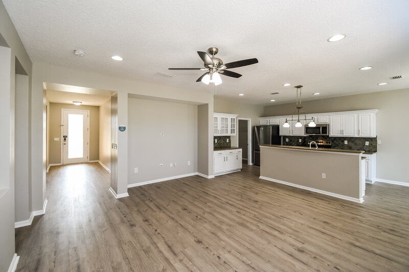 1,810/Mo, 3901 Cedar Bluff Ln Jacksonville, FL 32226 Living Room View 2