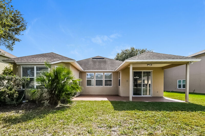1,810/Mo, 3901 Cedar Bluff Ln Jacksonville, FL 32226 Rear View 2