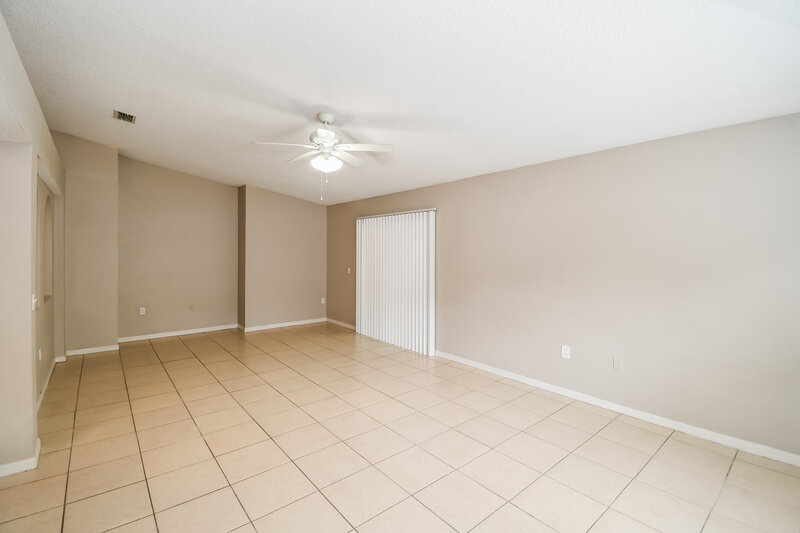 1,725/Mo, 9127 Shindler Crossing Dr Jacksonville, FL 32222 Living Room View