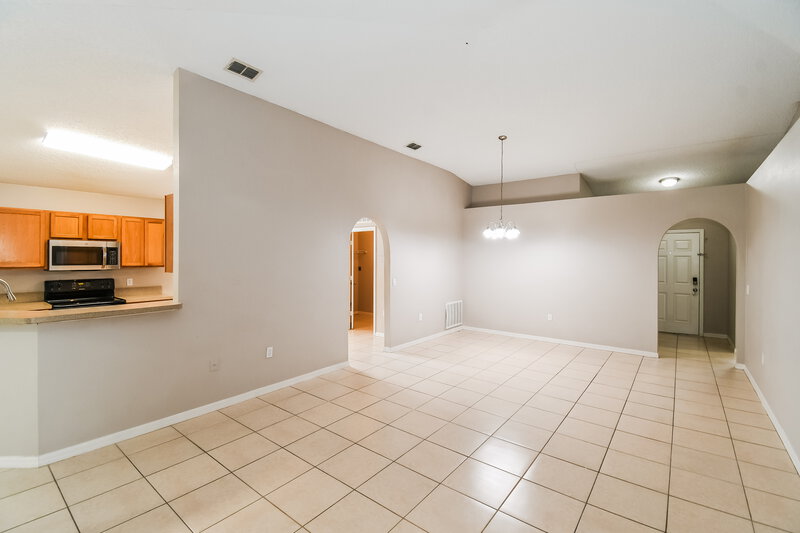 1,725/Mo, 9127 Shindler Crossing Dr Jacksonville, FL 32222 Living Room View 3