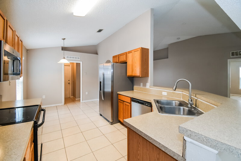 1,725/Mo, 9127 Shindler Crossing Dr Jacksonville, FL 32222 Kitchen View