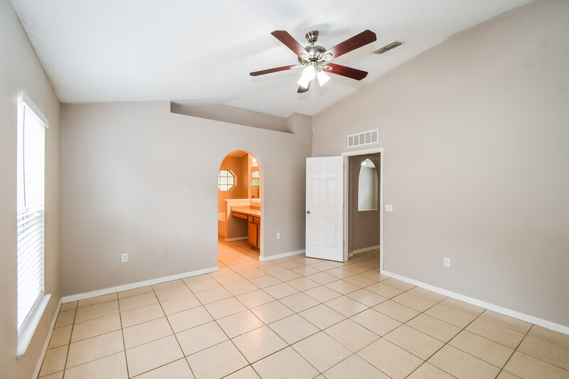 1,725/Mo, 9127 Shindler Crossing Dr Jacksonville, FL 32222 Main Bedroom View 2