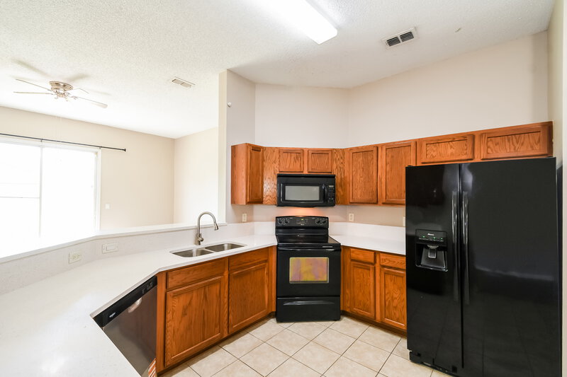 1,860/Mo, 10332 Marsh Hawk Dr Jacksonville, FL 32218 Kitchen View 2