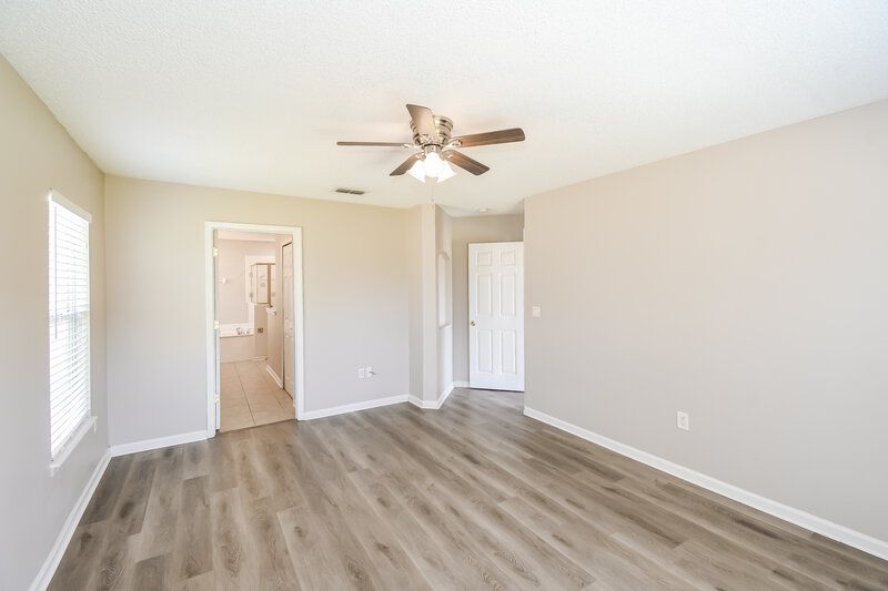1,860/Mo, 10332 Marsh Hawk Dr Jacksonville, FL 32218 Main Bedroom View 2