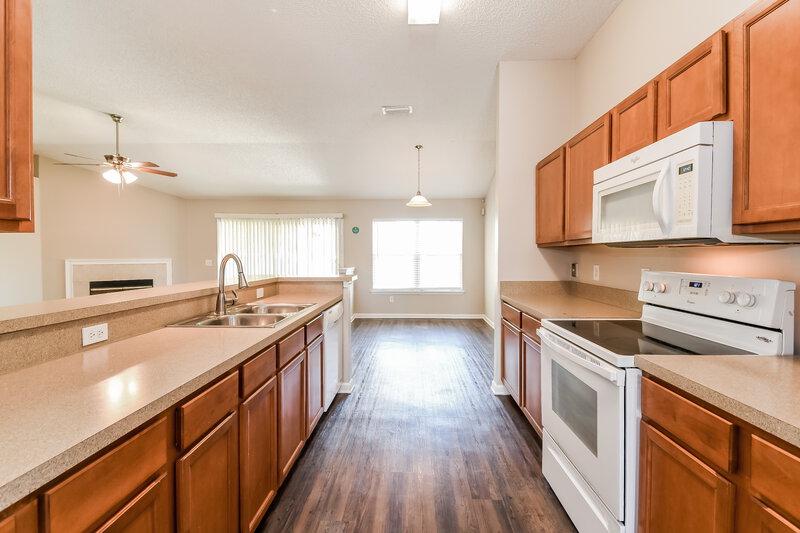 2,090/Mo, 11661 Rainbow Springs Ct Jacksonville, FL 32219 Kitchen View 2