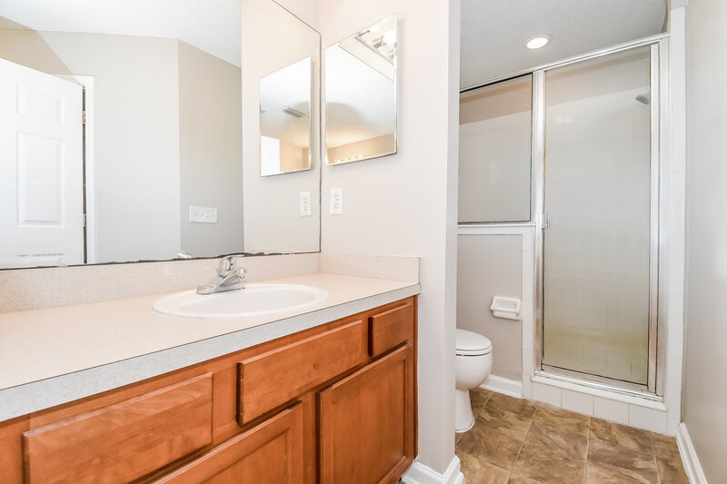 2,090/Mo, 11661 Rainbow Springs Ct Jacksonville, FL 32219 Main Bathroom View 2
