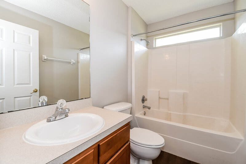 2,090/Mo, 11661 Rainbow Springs Ct Jacksonville, FL 32219 Bathroom View