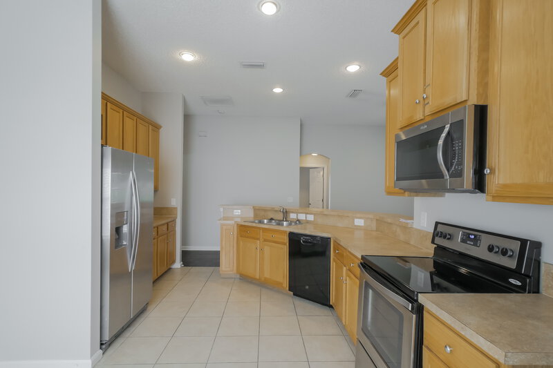 1,930/Mo, 2398 Creekfront Dr Green Cove Springs, FL 32043 Kitchen View