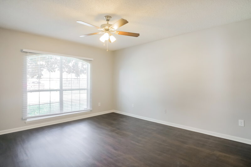 1,930/Mo, 2398 Creekfront Dr Green Cove Springs, FL 32043 Main Bedroom View