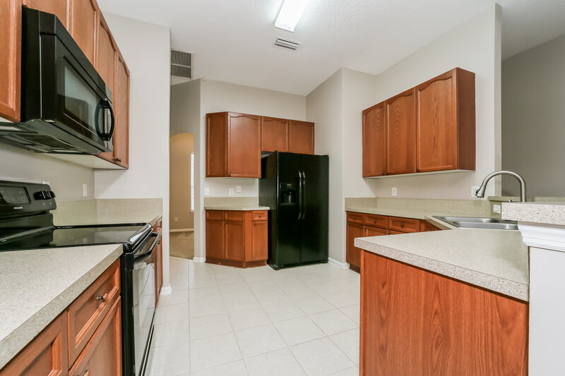 2,030/Mo, 11119 Cherokee Cove Dr Jacksonville, FL 32221 Kitchen View