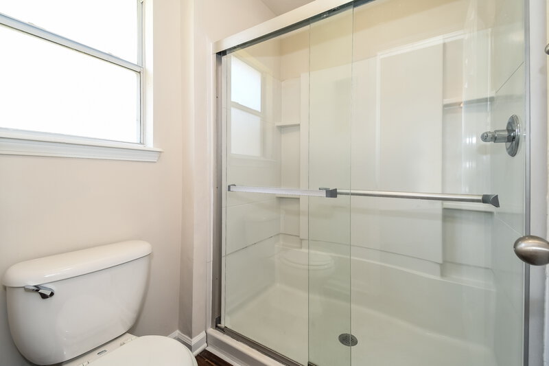 2,220/Mo, 2828 Ravine Hill Dr Middleburg, FL 32068 Main Bathroom View 2