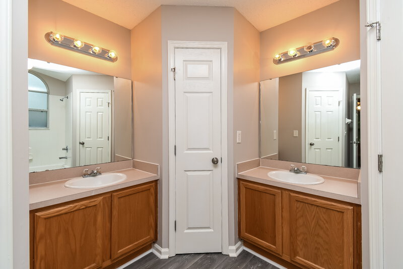 1,855/Mo, 149 Dover Bluff Dr Orange Park, FL 32073 Main Bathroom View