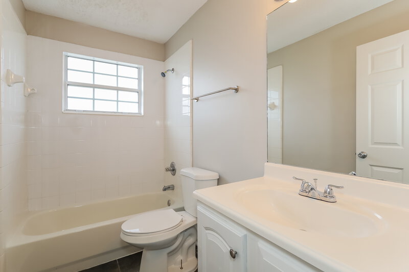 1,790/Mo, 3015 Golden Pond Blvd Orange Park, FL 32073 Bathroom View