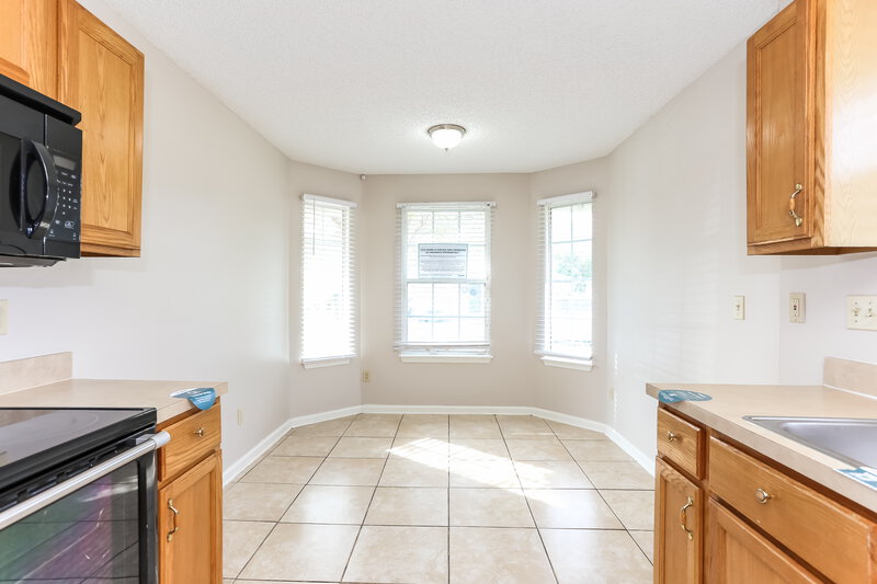 1,905/Mo, 1747 Chandelier Cir W Jacksonville, FL 32225 Kitchen View