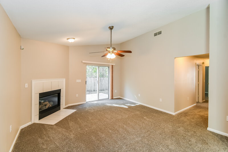 1,890/Mo, 10260 Normanwood Ct Jacksonville, FL 32221 Living Room View 3