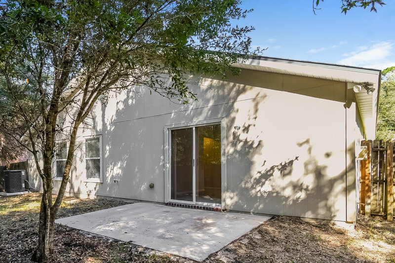 1,890/Mo, 10260 Normanwood Ct Jacksonville, FL 32221 Rear View