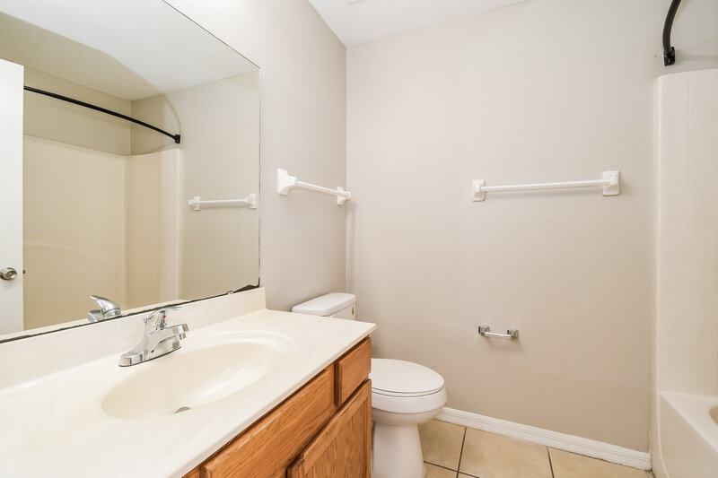 1,690/Mo, 3458 Talisman Dr Middleburg, FL 32068 Bathroom View