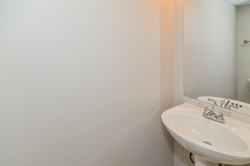 1,730/Mo, 4459 Marsh Hawk Dr S Jacksonville, FL 32218 Bathroom View 2