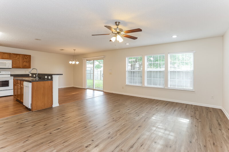 2,790/Mo, 1497 Summit Oaks Dr W Jacksonville, FL 32221 Living Room View 2