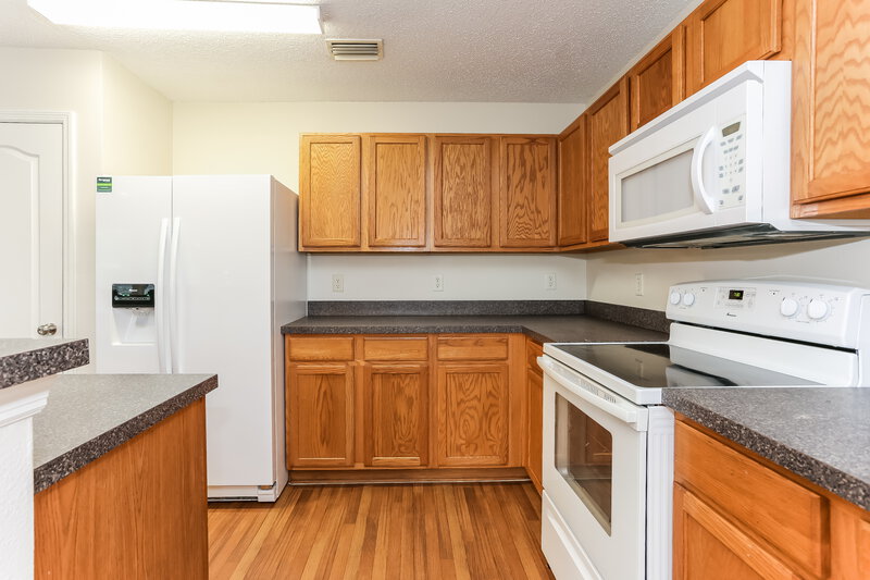 2,790/Mo, 1497 Summit Oaks Dr W Jacksonville, FL 32221 Kitchen View
