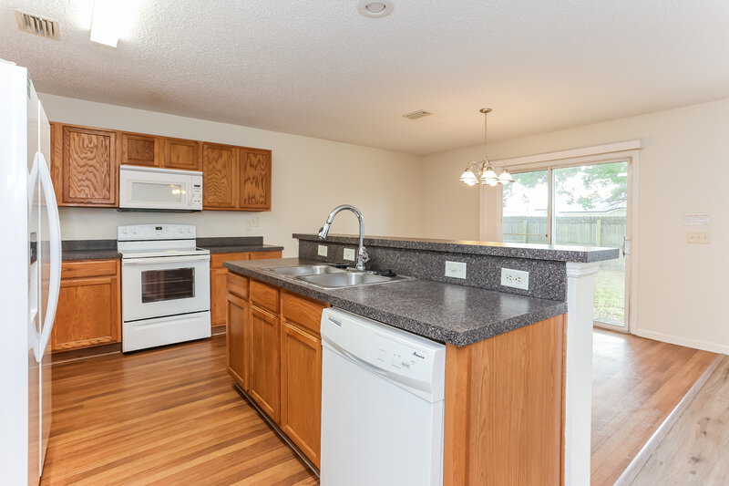2,790/Mo, 1497 Summit Oaks Dr W Jacksonville, FL 32221 Kitchen View 2