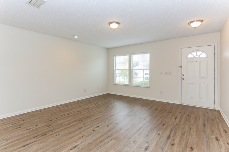 2,790/Mo, 1497 Summit Oaks Dr W Jacksonville, FL 32221 Den View