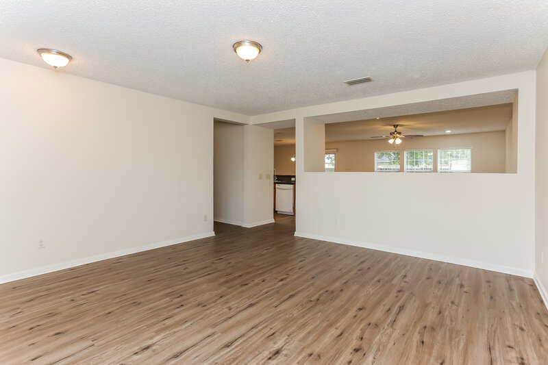 2,790/Mo, 1497 Summit Oaks Dr W Jacksonville, FL 32221 Den View 2