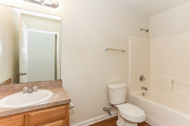 2,790/Mo, 1497 Summit Oaks Dr W Jacksonville, FL 32221 Bathroom View