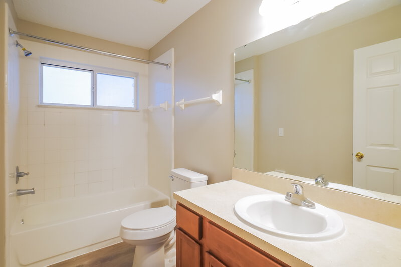 1,940/Mo, 1869 Enterprise Ave St Augustine, FL 32092 Bathroom View