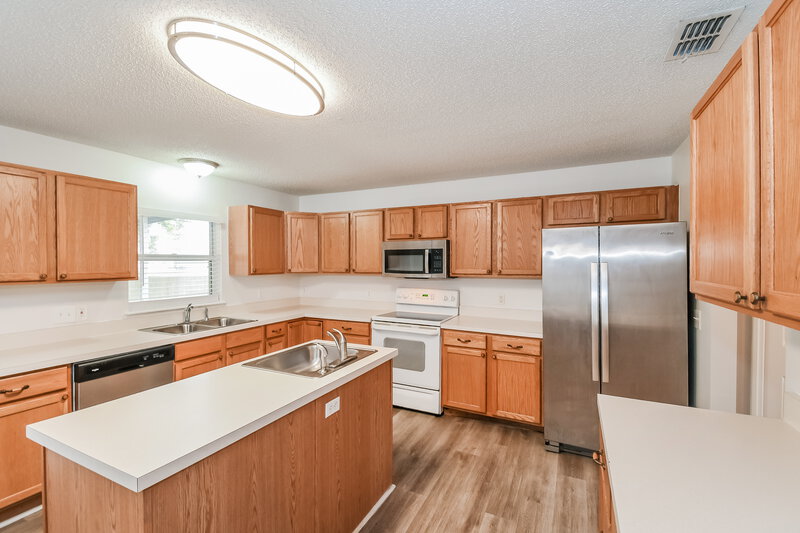 2,295/Mo, 1454 Seawolf Trl N Jacksonville, FL 32221 Kitchen View 2