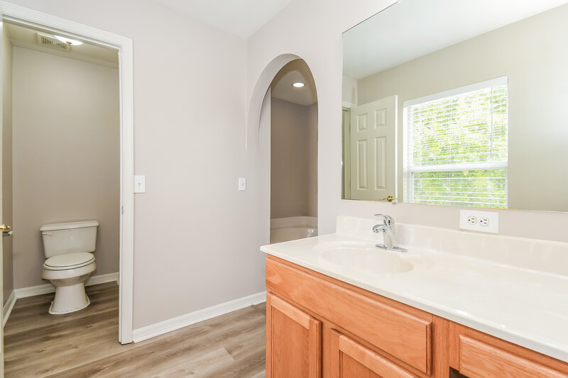 2,295/Mo, 1454 Seawolf Trl N Jacksonville, FL 32221 Main Bathroom View