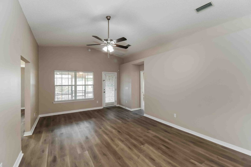 2,025/Mo, 2667 Fernleaf Dr Green Cove Springs, FL 32043 Living Room View
