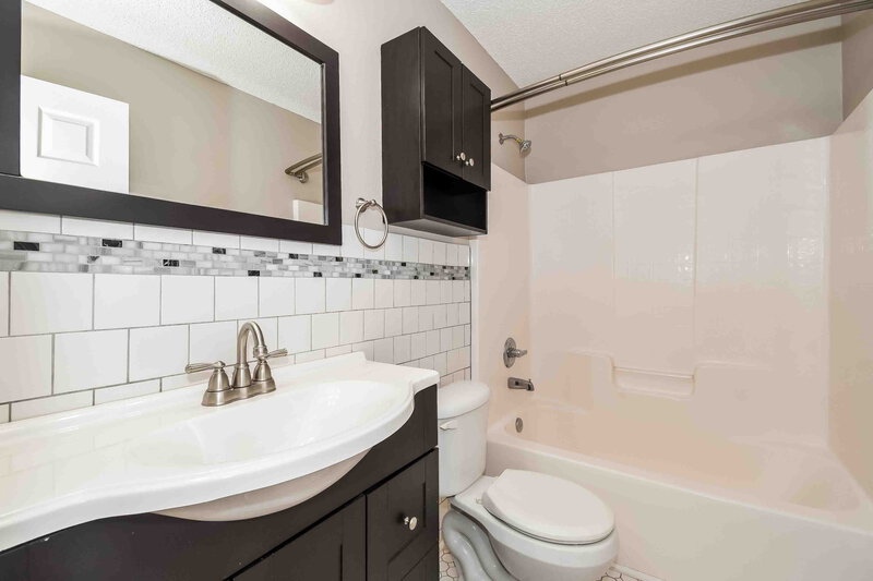 2,025/Mo, 2667 Fernleaf Dr Green Cove Springs, FL 32043 Bathroom View