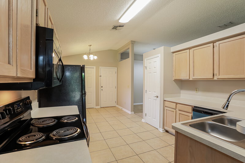 1,795/Mo, 1430 Starboard Ct Fleming Island, FL 32003 Kitchen View 2