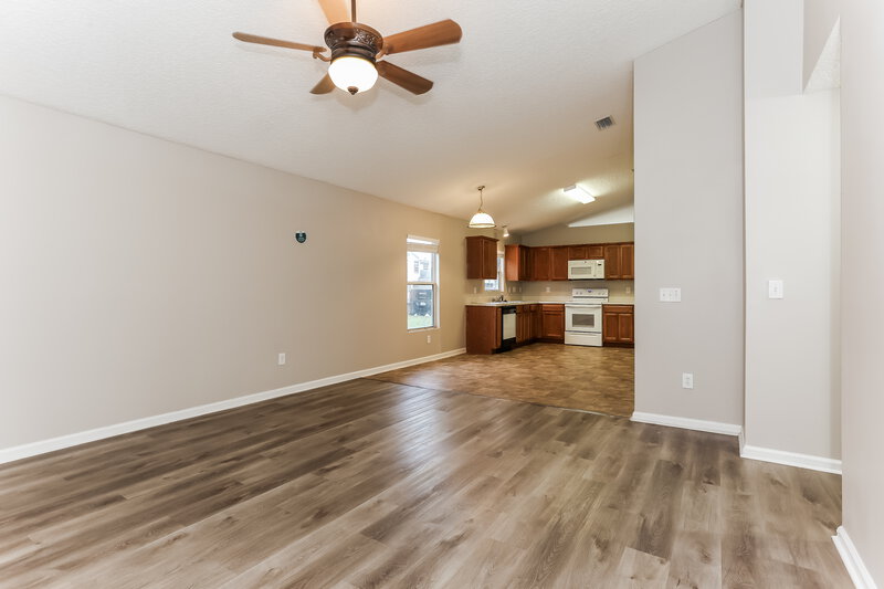 1,800/Mo, 11297 Silver Key Dr Jacksonville, FL 32218 Living Room View 2