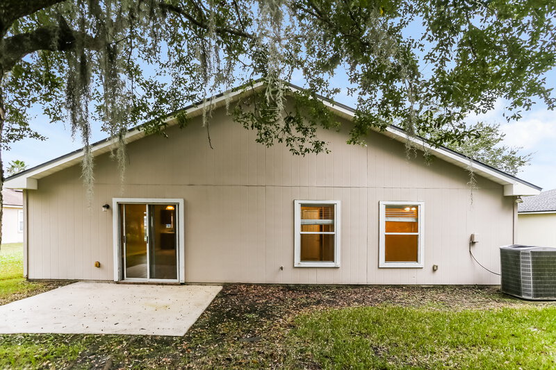1,800/Mo, 11297 Silver Key Dr Jacksonville, FL 32218 Rear View