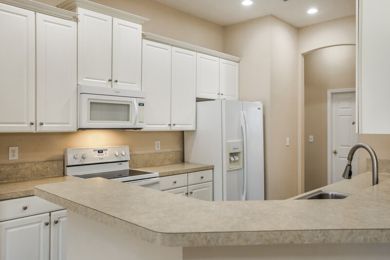 2,470/Mo, 744 Flowers St St Augustine, FL 32092 Kitchen View 2