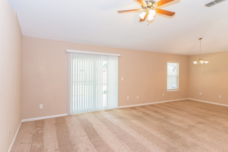 1,820/Mo, 4479 Cobblefield Cir W Jacksonville, FL 32224 Living Room View