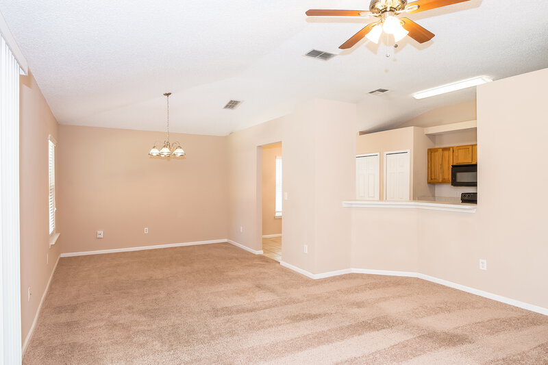 1,820/Mo, 4479 Cobblefield Cir W Jacksonville, FL 32224 Living Room View 2