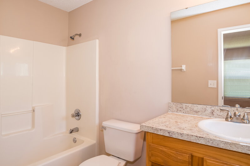 1,820/Mo, 4479 Cobblefield Cir W Jacksonville, FL 32224 Bathroom View