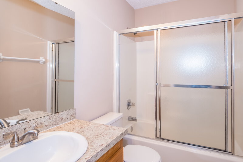 1,820/Mo, 4479 Cobblefield Cir W Jacksonville, FL 32224 Bathroom View 2