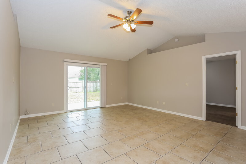 2,045/Mo, 1968 Willesdon Dr W Jacksonville, FL 32246 Living Room View