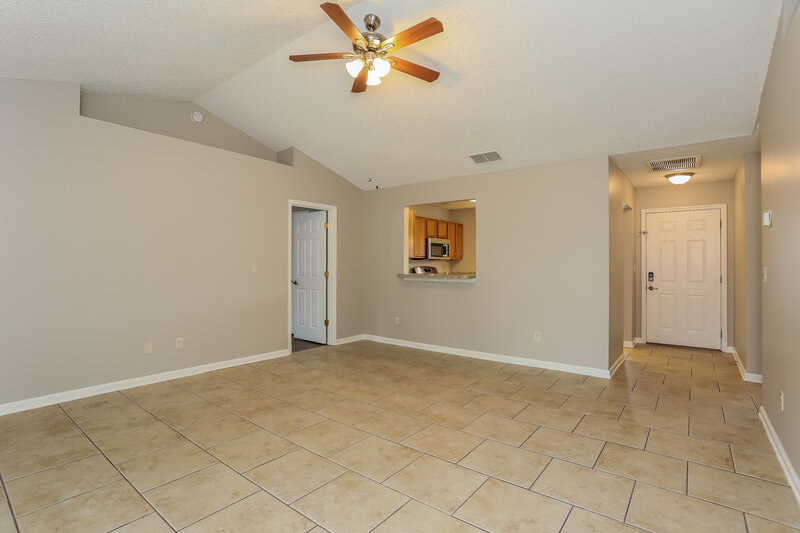 2,045/Mo, 1968 Willesdon Dr W Jacksonville, FL 32246 Living Room View 2
