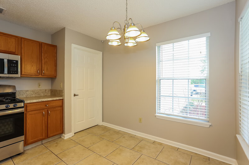 2,045/Mo, 1968 Willesdon Dr W Jacksonville, FL 32246 Dining Room View
