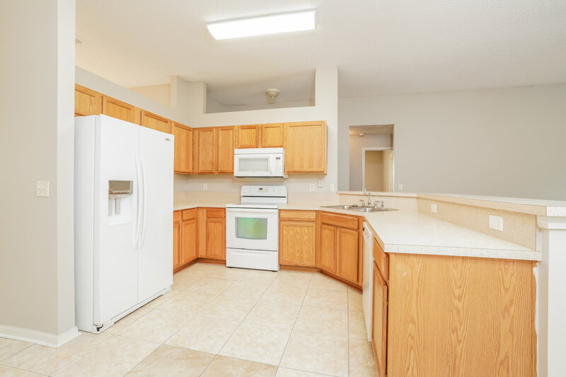 2,115/Mo, 3211 Woodglen Dr Orange Park, FL 32065 Kitchen View